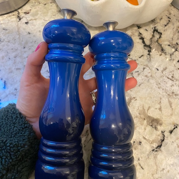 Le Creuset Kitchen Le Creuset Salt And Pepper Mill Set Poshmark